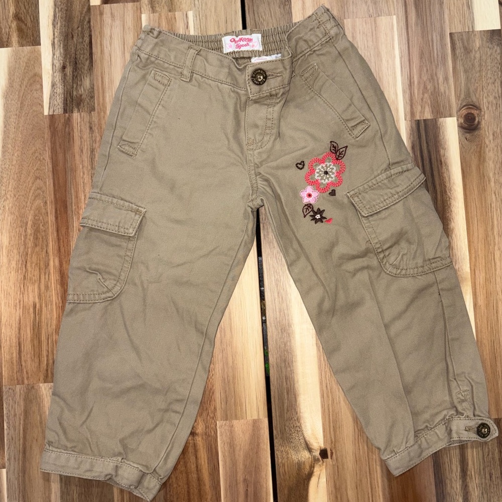 Y2K OshKosh B'gosh Khaki Cargo Pants with Floral Design -Y2K Style —Size 3T